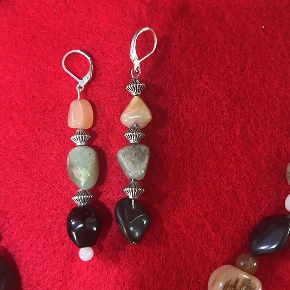 Jewelry - Picture 2 of 6